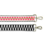 Interchangeable strap for dog treat bag in pink/beige and black/white Detail